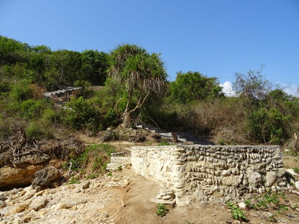 Lumangan-beach-nusa-penida1